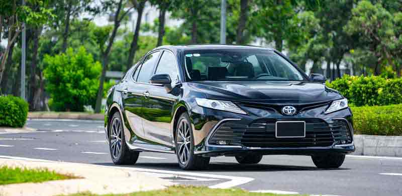 Toyota Camry car rental Chennai, Rent Toyota Camry in Chennai, Toyota Camry 5 seater rental Chennai, Luxury Toyota Camry car hire Chennai