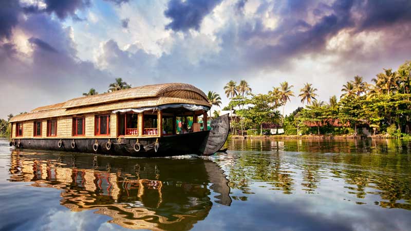 Munnar honeymoon packages from Chennai, Romantic Munnar tour for couples